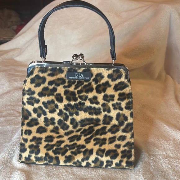 GIA New York, London, Paris faux fur bag - Picture 7 of 10